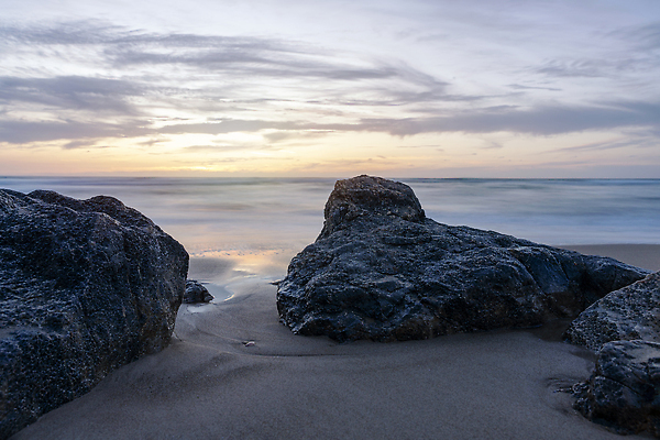 포토 JPG 해외이미지 파도 바다 여행 조류 하늘 휴가 휴식 영국 풍경 사람없음 야외 물 여행객 일출 맑음 침묵 일몰 회색 바위 지중해 태평양 암초 북쪽 이스라엘 해외202309 해외포토 자연요소 동물 유럽 컬러 컨셉 날씨 사람 노을 소리 돌_바위 방향 서아시아 파일형식