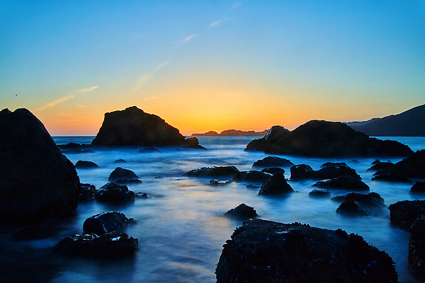 포토 JPG 해외이미지 모래 파도 바다 섬 여행 하늘 휴가 사람없음 물 파란색 태양 황혼 일몰 새벽 만 망토 캘리포니아 샌프란시스코 파라다이스 수평선 해외202309 해외포토 자연요소 컬러 노을 미국 파일형식