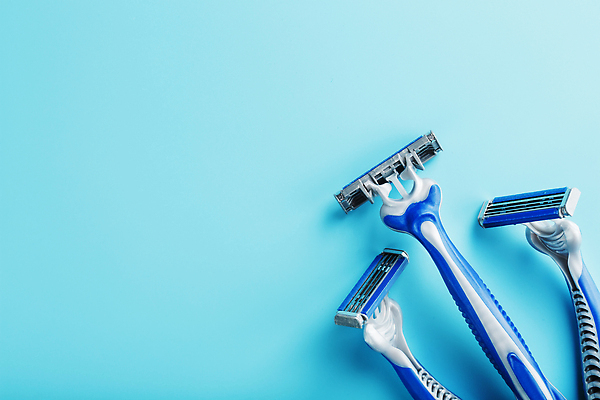 포토 JPG 해외이미지 사람없음 파란색 시원함 면도기 카피스페이스 해외202309 해외포토 컬러 위생용품 공백 파일형식