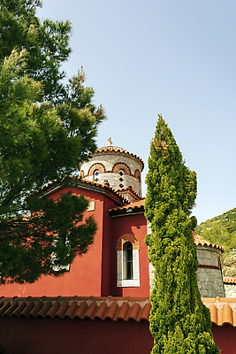 포토 JPG 해외이미지 나무 식물 전통 유럽 기독교 종교 문화 여행 십자가 건축양식 사람없음 야외 건물 교회 믿음 역사 재산 성자 지중해 그리스 신성 수도원 종탑 그리스인 랜드마크 발칸반도 비잔틴 숭배 신앙심 옛날 해외202309 해외포토 서양인 건축물 건축 감정 나라 바다 종교건축 금융 탑 제국 파일형식