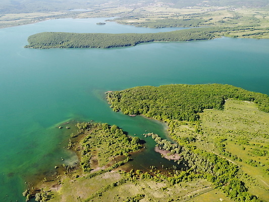 포토 JPG 해외이미지 나무 호수 여행 자연 하늘 산 안테나 파노라마 풍경 사람없음 야외 목재 초록색 물 파란색 컬러풀 뷰티 마을 환경 계곡 침묵 봄 하이킹 가을 시골 저수지 연못 숲 고도 언덕 산악지대 항공촬영 전국 해외202309 해외포토 자연요소 식물 계절 뷰포인트 컬러 재료 통신 레저 촬영기법 소리 생태계 파일형식