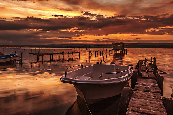 포토 JPG 해외이미지 구름 호수 바다 컬러 백그라운드 자연 하늘 낚시 전등 풍경 사람없음 야외 목재 물 컬러풀 햇빛 뷰티 반사 평화 일출 항구 고요 황혼 일몰 놀람 새벽 화려 보트 해조류 저녁 즐거움 방파제 불가리아 해외202309 해외포토 자연요소 나무 공공시설 감정 컨셉 배_교통 재료 교통시설 레저 조명 표정 태양 노을 해양식물 야간 생태계 파일형식 남유럽