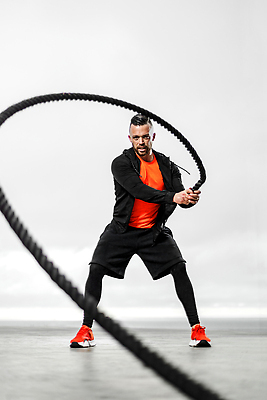 포토 JPG 해외이미지 백인 1 라이프스타일 배너 남자 밧줄 스포츠 포즈 백그라운드 운동화 십자가 신체 오렌지 모션 아침 건강 한명 성인 야외 여름 운동 검은색 힘 장비 몸무게 결심 보디빌딩 보디빌더 연습 클럽 체육관 싸움 땀 근육질 돌봄 운동가 자극 해외202309 해외포토 주간 서양인 계절 줄 컬러 신발 컨셉 과일 근육 사람 생활 헬스 몸매 파일형식