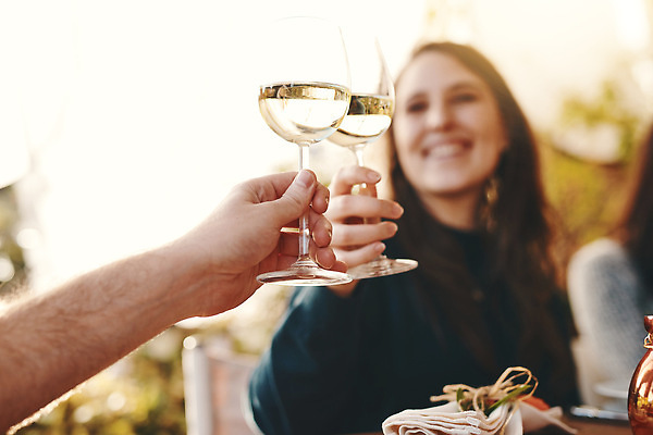 포토 JPG 해외이미지 라이프스타일 커플 여자 행복 음료 음식 백그라운드 와인잔 데이트 관계 자연 유리 결혼식 휴가 주택 함께함 관리 사랑 미소 사람 성인 야외 두명 여름 태양 파티 식당 와인 정원 식사 저녁식사 우정 축하 결합 먹기 토스트 주말 나눔 내추럴 점심식사 돌봄 마르세유 소셜 유대감 해외202309 해외포토 자연요소 계절 감정 빵 결혼 컨셉 술잔 모션 재질 주류 표정 이벤트 건물 생활 친구 상점 생태계 파일형식