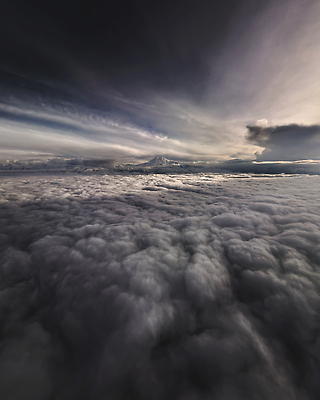 포토 JPG 해외이미지 여행 백그라운드 자연 하늘 아침 산 안테나 사람없음 야외 빛 컬러풀 햇빛 태양 뷰티 일출 일몰 새벽 활발 안개 분위기 정상 저녁 언덕 산등성이 항공촬영 뿌연 절정 해외202309 해외포토 주간 자연요소 뷰포인트 컬러 컨셉 통신 날씨 노을 야간 생태계 파일형식