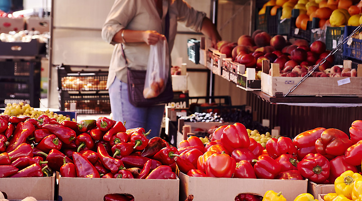 포토 JPG 해외이미지 식물 음식 컬러 잎 밭 농업 다이어트 토마토 채소 과일 비즈니스 건강 사람없음 빨간색 초록색 쇼핑 농장 상점 정원 신선 변화 시장 닫기 선택 구매 고객 향신료 오브젝트 무역 유기농 날것 부름 후추 소매 흙더미 슈퍼마켓 많음 비건 해외202309 해외포토 웰빙 산업 컨셉 모션 흙 채식주의자 향미료 파일형식 더미