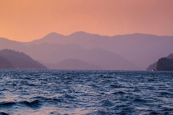 포토 JPG 해외이미지 바다 여행 백그라운드 자연 하늘 휴가 산 파노라마 풍경 사람없음 야외 물 여름 파란색 뷰티 일출 일몰 놀람 만 장면 칠면조 내추럴 이국적 수평선 해외202309 해외포토 자연요소 계절 감정 컬러 조류 촬영기법 표정 노을 생태계 파일형식