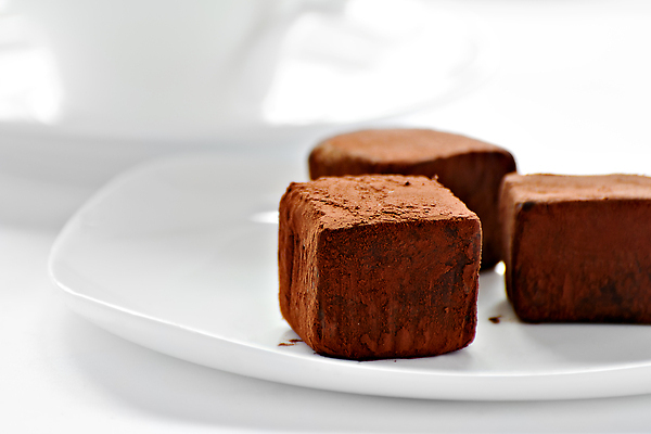 포토 JPG 해외이미지 접시 기념일 음료 음식 백그라운드 크리스마스 휴가 디저트 발렌타인데이 사탕 선물 사랑 사람없음 장식 컵 갈색 초콜릿 어둠 기쁨 우유 흰색 대접 달콤 맛 폐기물 설탕 먹기 스위스 질감 모음 충동구매 고립 시나몬 프랄린 맛있는 해외202309 해외포토 식기 감정 유럽 컬러 컨셉 모션 데이이벤트 유제품 이벤트 한글 쇼핑 쓰레기 과소비 파일형식