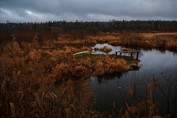 포토 JPG 해외이미지 호수 바다 여행 자연 하늘 휴식 사람없음 야외 목재 물 파란색 강 뷰티 반사 평화 항구 침묵 낭만 고독 저녁 부식 방파제 장면 옛날 수평선 해외202309 해외포토 자연요소 나무 공공시설 감정 컬러 컨셉 재료 교통시설 소리 야간 생태계 파일형식