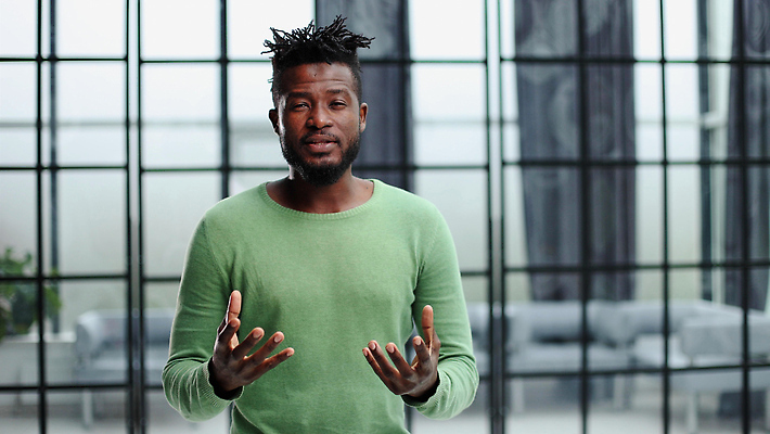 포토 JPG 해외이미지 직업 여유 흑인 생각 비즈니스 CEO 사업가 아프리카 성공 실내 한명 서기 미소 사람 정장 사무실 검은색 기쁨 최고 비즈니스맨 종업원 스마트 책상 동료 명상 경영자 내추럴 경영 배려 심각 정중 브라질사람 해외202309 해외포토 서양인 1 옷 남자 감정 나라 컬러 가구 컨셉 관계 모션 표정 내부 직장인 리더 파일형식