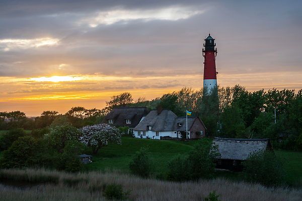 포토 JPG 해외이미지 구름 유럽 여행 자연 하늘 등대 독일 항해 파노라마 풍경 사람없음 야외 건물 관광지 일출 황혼 일몰 새벽 시골 네비게이션 랜드마크 명승지 해외202309 해외포토 자연요소 건축물 나라 배_교통 촬영기법 노을 생태계 파일형식
