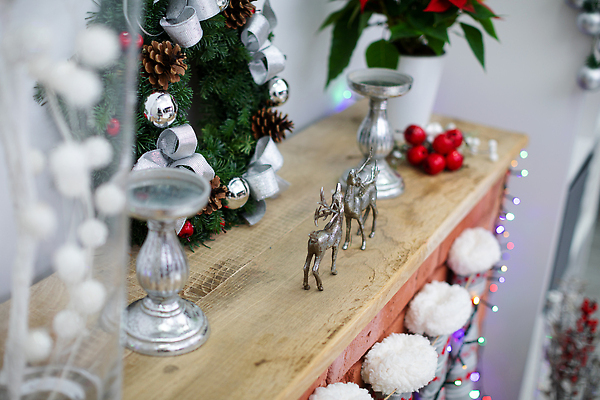 포토 JPG 해외이미지 식물 전통 꽃 행복 종교 백그라운드 크리스마스 과일 휴가 벽돌 양말 따뜻함 사람없음 목재 장식 컬러풀 뷰티 기쁨 흰색 나뭇가지 최고 냄비 만족 준비 벽난로 마법 완벽 해외202309 해외포토 나무 기념일 감정 컬러 컨셉 재료 솥 파일형식