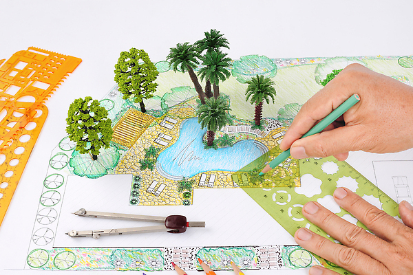 포토 JPG 해외이미지 나무 디자인 산업 건축양식 호텔 휴가 설계 주택 아이디어 손바닥 잔디 사람없음 물 연필 정원 성장 도구 연못 계획 건축가 디자이너 땅 갑판 빌라 그림 조경 컴파스 청사진 뒤뜰 프로젝트 해외202309 해외포토 자연요소 식물 직업 손 건축 컨셉 배_교통 숙소 문구용품 학용품 건물 필기구 파일형식