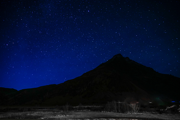 포토 JPG 해외이미지 해외 유럽 별 여행 겨울 패턴 자연 하늘 산 북유럽 아이슬란드 사람없음 야외 건물 물 빛 우주 얼음 등산 트래킹 행성 추위 도시 야간 은하계 천문학 성운 기관 해외202309 해외포토 자연요소 건축물 계절 교육 나라 무늬 레저 생태계 파일형식