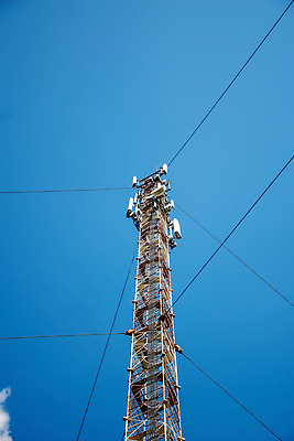 포토 JPG 해외이미지 산업 선 백그라운드 통신 하늘 거리 세포 사람없음 가로 파란색 빛 스마트폰 환경 탑 힘 장비 발전기 에너지 수확 시골 네트워크 역 위험 전화기 전염 철사 연료 봉 철탑 엔진 공학 세대 고립 분배 전압 철강 현재 공급 해외202309 해외포토 건축물 교육 컬러 컨셉 농업 교통시설 핸드폰 스마트기기 발전소 질병 감염 파일형식