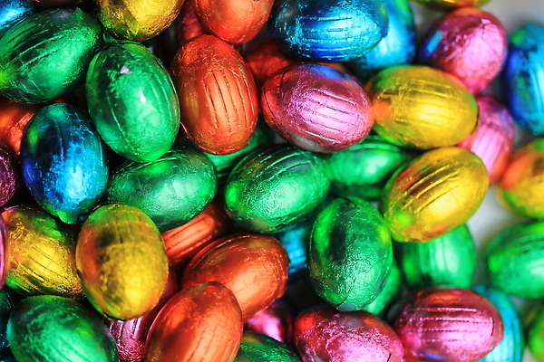 포토 JPG 해외이미지 음식 포장 근접촬영 사람없음 컬러풀 초콜릿 부활절계란 해외202309 해외포토 뷰포인트 컬러 디저트 부활절 계란 파일형식