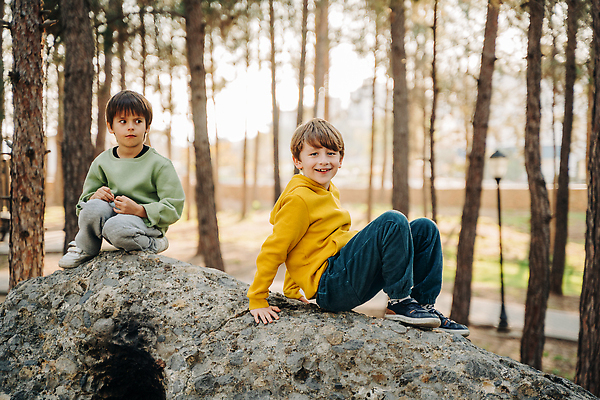 포토 JPG 해외이미지 나무 라이프스타일 공원 행복 어린이 스포츠 여행 장난 학교 자국 자연 놀이 휴가 함께함 국립공원 소년 취미 야외 두명 초록색 여름 여행객 걷기 봄 트래킹 캠핑 하이킹 가을 조직 숲 결합 형제 남동생 생태학 해외202309 해외포토 식물 계절 공공시설 교육 남자 감정 컬러 컨셉 가족 모션 레저 사람 생활 생태계 동생 파일형식