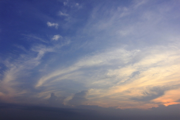 포토 JPG 해외이미지 계절 실루엣 모래 파도 바다 섬 여행 태국 자연 하늘 아침 휴식 사람없음 햇빛 태양 뷰티 반사 여행객 일출 황혼 일몰 봄 황금 저녁 휴양지 흐림 수평선 해외202309 해외포토 주간 자연요소 아시아 컨셉 날씨 촬영기법 사람 노을 장소 야간 생태계 파일형식