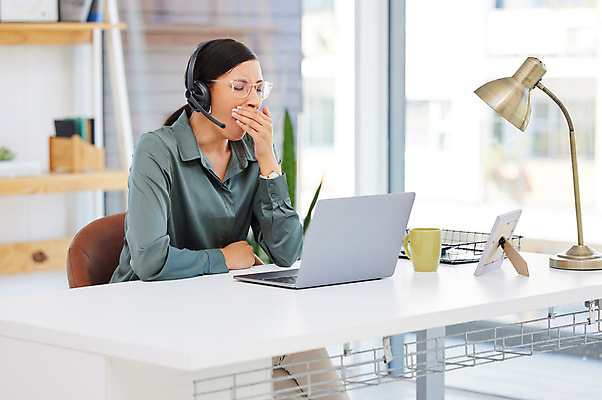 포토 JPG 해외이미지 안경 액자 창문 선반 스트레스 피곤 한명 앉기 상반신 성인 옆모습 컵 노트북 사무실 눈감음 기댐 스탠드 졸음 상담원 책상 하품 입가림 해외202309 해외포토 1 식기 잡화 감정 뷰포인트 가구 컨셉 비즈니스 모션 조명 사람 전자제품 가림 사무원 생리현상 파일형식