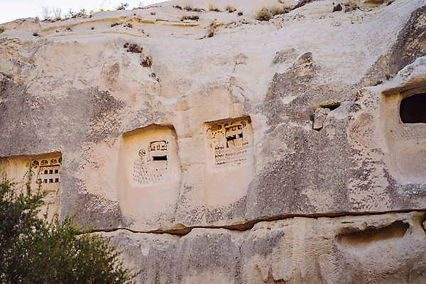 포토 JPG 해외이미지 여행 풍경 사람없음 야외 구멍 동굴 돌산 튀르키예 해외202309 해외포토 아시아 산 파일형식