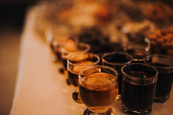 포토 JPG 해외이미지 접시 음식 빵 결혼 과일 탁자 딸기 휴가 디저트 쟁반 요리 이벤트 사람없음 장식 컬러풀 파티 세일 요식업 식당 식사 저녁식사 카페 샐러드 축하 신선 고급 선택 달콤 맛 작음 먹기 크림 서빙 블랙베리 점심식사 뷔페 줄서기 페스츄리 스타일 맛있는 해외202309 해외포토 식기 산업 컬러 가구 컨셉 모션 상점 크기 파일형식