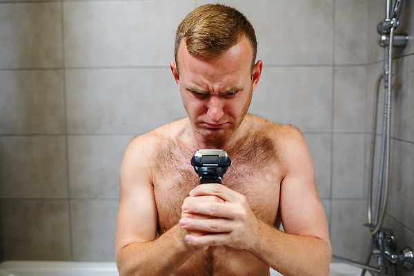 포토 JPG 해외이미지 1 라이프스타일 웰빙 응시 남자 얼굴 신체 아침 수염 주택 실내 건강 한명 사람 성인 일상 30대 뷰티 유행 목욕 화장품 거울 욕실 자신감 의식 피부 피부관리 준비 근육질 면도 면도기 몸단장 돌봄 위생관리 스타일 해외202309 해외포토 주간 시선 감정 모션 근육 관리 내부 건물 라이프 생활 신체부위 장년 위생용품 청결 몸매 파일형식