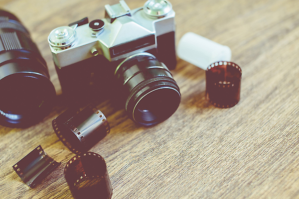 포토 JPG 해외이미지 직업 디자인 조각 백그라운드 컨셉 가족 탁자 프레임 실내 미술 사람없음 목재 카메라 우주 검은색 사진촬영 공백 장비 수확 골동품 흰색 역사 클래식 가죽 앨범 사진사 필름 영화 향수 오브젝트 그림 질감 복고 롤 동영상 구식 그런지 부정적 옛날 스타일 해외202309 해외포토 나무 감정 컬러 가구 농업 재료 관계 문화예술 내부 전자제품 촬영 화장품 작가 파일형식