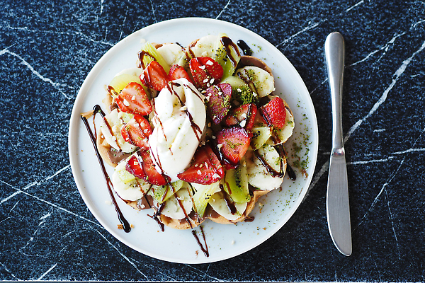 포토 JPG 해외이미지 열매 음식 조각 단풍 과일 딸기 아이스크림 디저트 건강 사람없음 빨간색 여름 과자 초콜릿 얼음 식사 우유 대접 신선 황금 달콤 맛 아침식사 설탕 굽기 먹기 민트 크림 오브젝트 유기농 블루베리 날것 산딸기 시럽 와플 바닐라 핸드메이드 맛있는 해외202309 해외포토 자연요소 식물 웰빙 계절 컬러 컨셉 잎 모션 유제품 구이 허브 파일형식