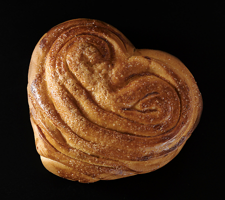 포토 JPG 해외이미지 전통 음식 백그라운드 탁자 아침 디저트 치즈 나선형 건강 요리 씨앗 사람없음 갈색 케이크 검은색 식사 어둠 빵집 튀김 껍질 흰색 신선 황금 달콤 맛 아침식사 설탕 두루마리 굽기 먹기 향신료 반죽 롤 밀가루 레시피 내추럴 번 페스츄리 핸드메이드 맛있는 해외202309 해외포토 주간 식물 빵 컬러 가구 컨셉 무늬 모션 유제품 상점 가루 구이 향미료 파일형식