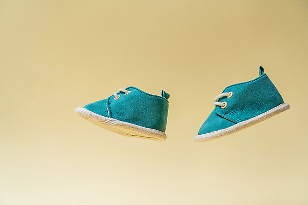 포토 JPG 해외이미지 사람없음 걷기 아기용품 오브젝트 아기신발 해외202309 해외포토 신발 모션 파일형식