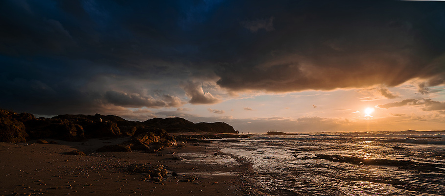 포토 JPG 해외이미지 구름 바다 여행 하늘 휴가 사람없음 침묵 고요 일몰 낭만 지중해 장노출 이스라엘 해외202309 해외포토 자연요소 컨셉 촬영기법 노을 소리 서아시아 파일형식