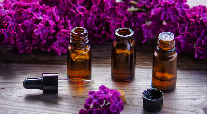 포토 JPG 해외이미지 식물 라이프스타일 웰빙 배너 꽃 분홍색 꽃다발 백그라운드 꽃무늬 신체 자연 유리 휴식 건강 사람없음 목재 치료 뷰티 약 보라색 스파 봄 벚꽃 흰색 신선 마사지 약국 소중 허브 향수 준비 향기 아로마 아로마테라피 테라피 라일락 내추럴 돌봄 에센스 추출 카피스페이스 해외202309 해외포토 나무 계절 컬러 컨셉 무늬 재료 의학 모션 재질 생활 화장품 공백 생태계 냄새 파일형식