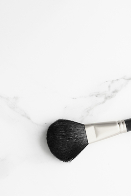 포토 JPG 해외이미지 백그라운드 사람없음 흰색 고급 대리석 메이크업브러쉬 카피스페이스 해외202309 해외포토 컬러 컨셉 재료 공백 붓 파일형식