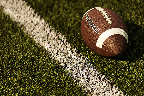 포토 JPG 해외이미지 스포츠 백그라운드 잔디 사람없음 야외 미식축구 경기장 오브젝트 럭비공 해외202309 해외포토 식물 공 스포츠시설 구기 럭비용품 파일형식