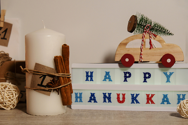 포토 JPG 해외이미지 손 계절 백그라운드 크리스마스 겨울 촛불 불 휴가 새해 주택 실내 사람없음 장식 빛 숫자 달력 축하 인사 시간 4 날짜 닫기 저녁 12월 배열 연소 스칸디나비아 카운트다운 크리스마스이브 화상 해외202309 해외포토 자연요소 문자 기념일 컨셉 초 모션 내부 건물 신체부위 예절 상처 야간 파일형식