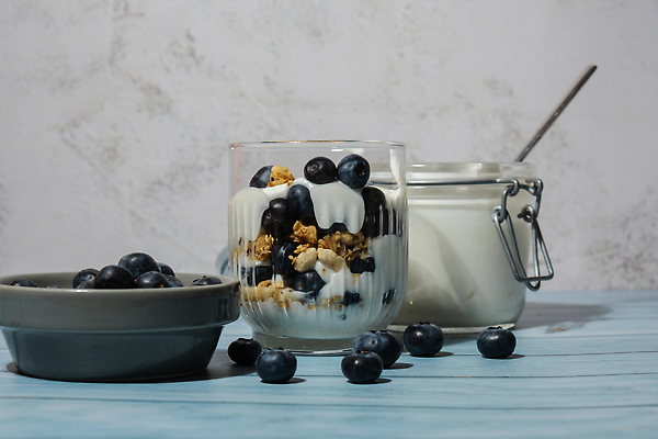 포토 JPG 해외이미지 열매 음식 다이어트 재료 유리 건강 식이요법 씨앗 사람없음 숟가락 견과류 항아리 아침식사 낟알 시리얼 먹기 크림 준비 유기농 블루베리 날것 발효 요거트 그리스인 보충 단백질 뮤즐리 스무디 오트밀 요구르트 채식주의자 칼슘 핸드메이드 슈퍼푸드 귀리 그래놀라 해외202309 해외포토 서양인 식물 웰빙 음료 과일 모션 재질 유제품 곡류 수저 식사 도자기 채식 건강식품 영양소 파일형식