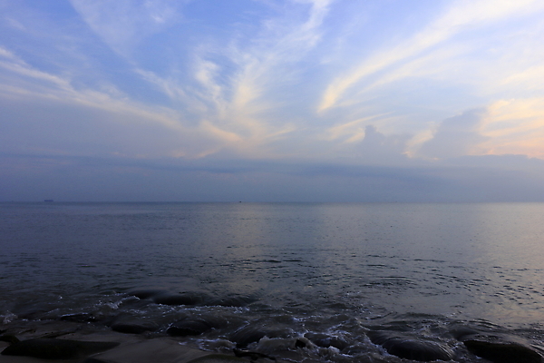 포토 JPG 해외이미지 계절 실루엣 모래 파도 바다 섬 여행 태국 자연 하늘 아침 휴식 사람없음 햇빛 태양 뷰티 반사 여행객 일출 황혼 일몰 봄 황금 저녁 휴양지 흐림 수평선 해외202309 해외포토 주간 자연요소 아시아 컨셉 날씨 촬영기법 사람 노을 장소 야간 생태계 파일형식