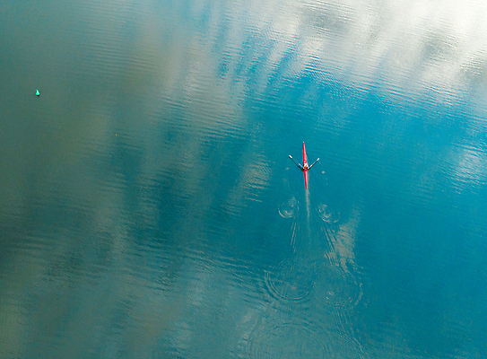 포토 JPG 해외이미지 스포츠 백그라운드 건강 사람없음 물 강 운동 힘 보트 호주 연습 카약 노젓기 잔물결 줄서기 카피스페이스 해외202309 해외포토 자연요소 물결 배_교통 모션 공백 수상스포츠 오세아니아 파일형식