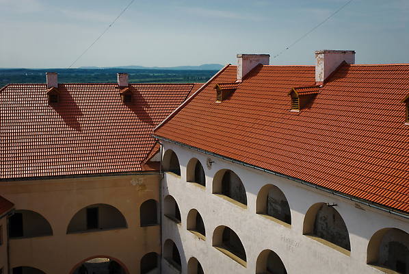 포토 JPG 해외이미지 외관 유럽 벽 여행 건축양식 하늘 사람없음 야외 건물 초록색 여행객 탑 궁전 도시 성 중세 역사 재산 보호 언덕 박물관 과거 타운 강화 랜드마크 옛날 우크라이나 해외202309 해외포토 건축물 건축 나라 컬러 컨셉 고건축 사람 금융 파일형식