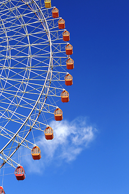 포토 JPG 해외이미지 공원 바다 하늘 휴가 앉기 사람없음 여름 파란색 여행객 일본 축제 일몰 바퀴 원형 날짜 승차 큼 무서움 회전 수족관 올가미 거인 공평 오사카 인기 해외202309 해외포토 도형 계절 공공시설 감정 아시아 컬러 모션 사람 노을 크기 파일형식