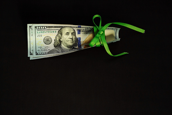 포토 JPG 해외이미지 리본 지폐 돈 성공 사람없음 초록색 금융 경제 쌓기 달러 검은색 미국 저축 잡기 재산 고급 구매 주식 무역 투자 상업 이익 흙더미 계산서 대출 빚 대통령 수도권 자금 자선단체 해외202309 해외포토 산업 컬러 컨셉 북아메리카 비즈니스 모션 쇼핑 흙 그룹 지역 자선 파일형식 더미