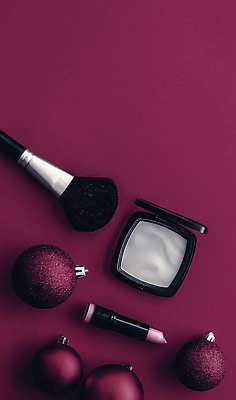 포토 JPG 해외이미지 사람없음 하이앵글 화장품 자주색 오브젝트 메이크업브러쉬 오너먼트 카피스페이스 해외202309 해외포토 뷰포인트 컬러 크리스마스장식 뷰티 공백 붓 파일형식