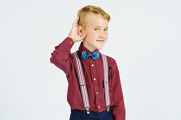 포토 JPG 해외이미지 남자 어린이 한명 소년 상반신 앞모습 10대 스터디 듣기 스마트 흰배경 소년한명만 해외202309 해외포토 1 뷰포인트 백그라운드 컨셉 모션 청소년 사람 학습 흰색 남자한명만 소년만 파일형식