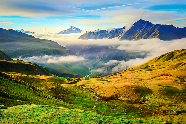 포토 JPG 해외이미지 유럽 자연 하늘 산 풍경 사람없음 야외 가로 초록색 파란색 일출 계곡 맑음 일몰 이탈리아 새벽 프랑스 안개 전원 농촌 빙하 알프스 첨탑 산봉우리 랜드마크 명승지 샤모니 웅장함 산맥 해외202309 해외포토 자연요소 나라 컬러 날씨 노을 탑 시골 전기에너지 생태계 봉우리 파일형식