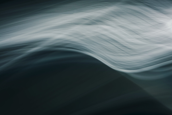 포토 JPG 해외이미지 파도 바다 백그라운드 일러스트 모션 자연 하늘 표면 날씨 추상 항해 사람없음 그래픽 물 파란색 빛 뷰티 우주 검은색 어둠 힘 회색 젖음 추위 거친 액체 떨어짐 야간 위험 큼 시원함 무서움 속도 질감 분무기 폭풍 그런지 깊이 쓰나미 우울증 해외202309 해외일러스트 자연요소 감정 컬러 컨셉 무늬 배_교통 질병 크기 생태계 해일 파일형식