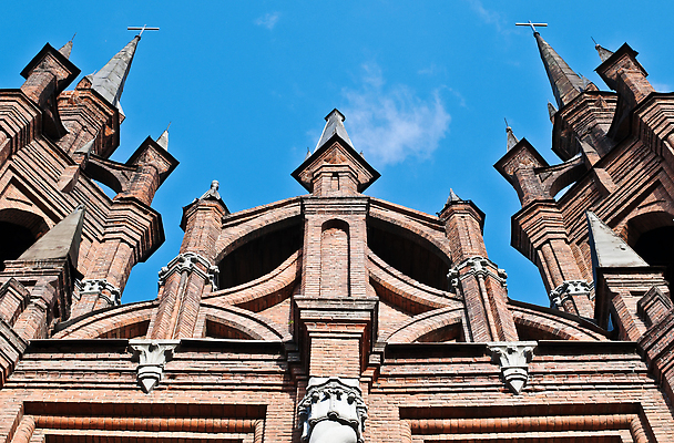 포토 JPG 해외이미지 나무 구름 기독교 종교 건축양식 하늘 요정 풍경 사람없음 야외 건물 여름 파란색 교회 탑 수확 역사 그림 신성 첨탑 랜드마크 보호구역 숭배 신앙심 옛날 해외202309 해외포토 자연요소 식물 건축물 계절 건축 컬러 농업 종교건축 구역 파일형식