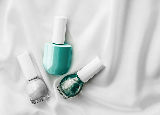 포토 JPG 해외이미지 백그라운드 사람없음 우아함 흰배경 매니큐어 청록색 구김 카피스페이스 해외포토 컬러 컨셉 모션 화장품 공백 흰색 파일형식