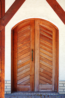 포토 JPG 해외이미지 나무 전통 디자인 외관 여행 백그라운드 건축양식 자연 벽돌 주택 손잡이 사람없음 야외 내부 목재 장식 여름 뷰티 갈색 문 마을 줄무늬 시골 판넬 큼 오두막 내추럴 구리 대칭 우크라이나 비어있는 해외202309 해외포토 식물 계절 건축 유럽 컬러 무늬 재료 건물 원소 크기 생태계 파일형식