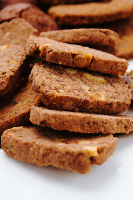 포토 JPG 해외이미지 음식 백그라운드 휴가 디저트 사탕 사람없음 장식 갈색 쿠키 케이크 초콜릿 얼음 낭만 흰색 신선 달콤 맛 설탕 굽기 먹기 상쾌 페스츄리 핸드메이드 많음 프로스팅 맛있는 해외202309 해외포토 자연요소 감정 빵 컬러 컨셉 모션 구이 제빵 파일형식