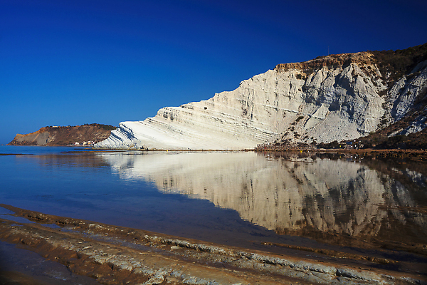 포토 JPG 해외이미지 유럽 바다 여행 자연 하늘 휴가 파노라마 풍경 해변 사람없음 물 여름 파란색 계단 이탈리아 낭만 바위 흰색 물가 지중해 눈금 엽서 암초 터키석 특별함 파라다이스 해외202309 해외포토 자연요소 계절 나라 컬러 컨셉 촬영기법 돌_바위 보석 편지 생태계 파일형식